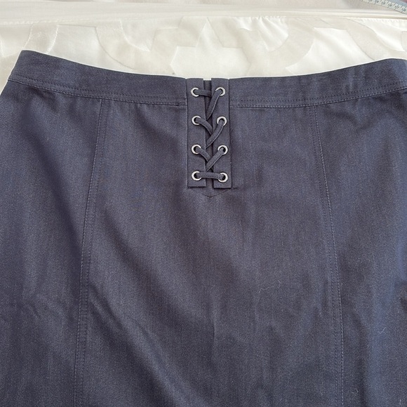 Talbots Navy Denim A-Line Skirt w/Criss Cross Front. Back Zipper Size 16 - Picture 2 of 10